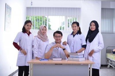 PENGUMUMAN HASIL SELEKSI PROGRAM STUDI PROFESI  APOTEKER GEL. 2 TAHUN AKADEMIK 2020/2021